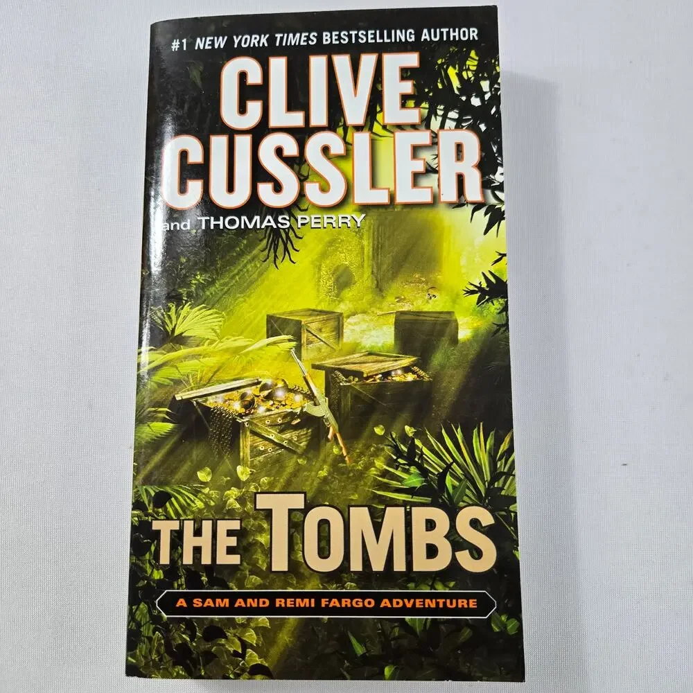 Clive Cussler Paperback Books - The Tombs and The Pharaoh's Secret